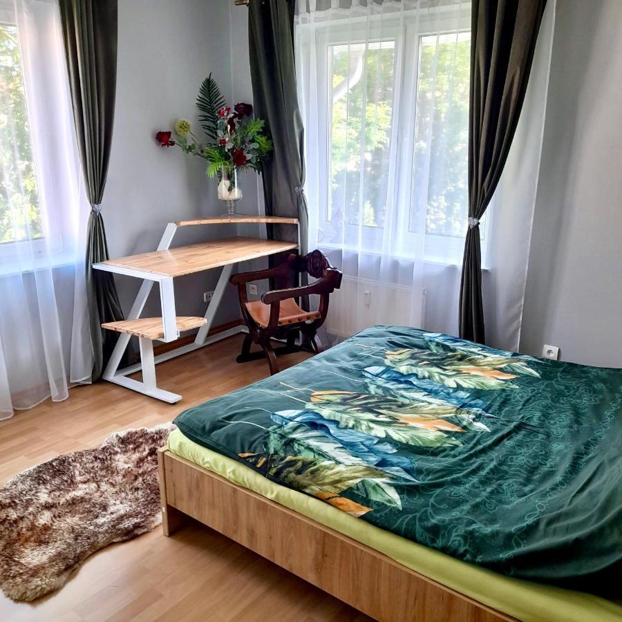 Apartament Deluxe Єленя-Ґура Екстер'єр фото